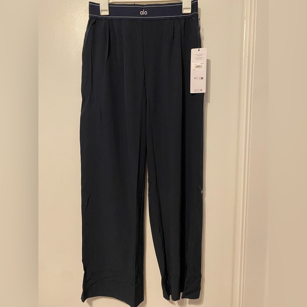 ALO Suit Up Trouser Navy blue Pants. size M. New with tags.  Original $148 - Picture 8 of 9